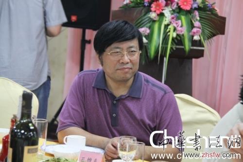 孔维克