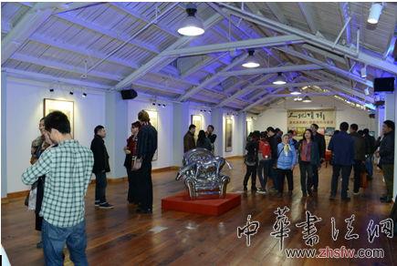 邓化鸣携手梦晓为田子坊顾仁源画展作主持