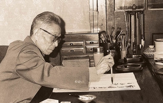 来楚生用凿子刻印