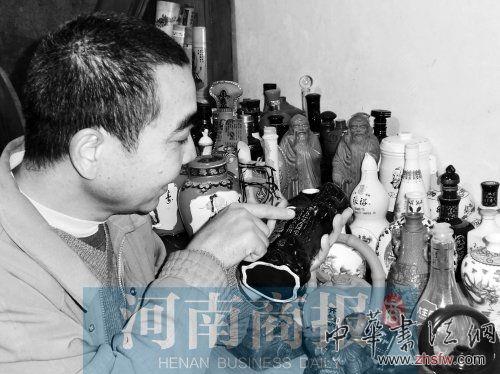 男子迷上酒瓶收藏：称收藏了一种文化