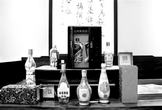 收藏入门：辨别老酒看瓶盖封膜