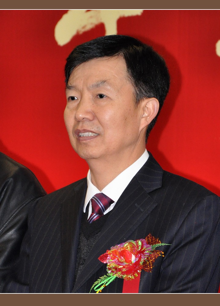 张学群：学自心源悟 神超势逸群