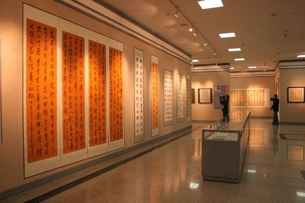 蒋光年、黄君、于文清诗书展在常州举行