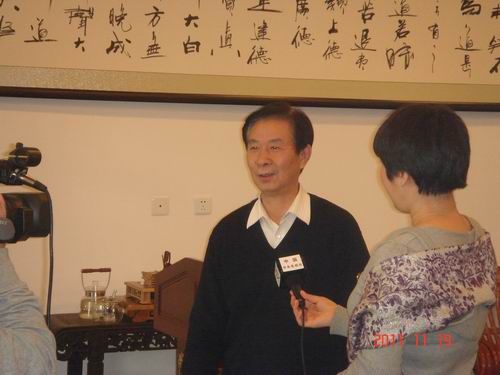 苗培红应邀为电视剧《开国》题写剧名