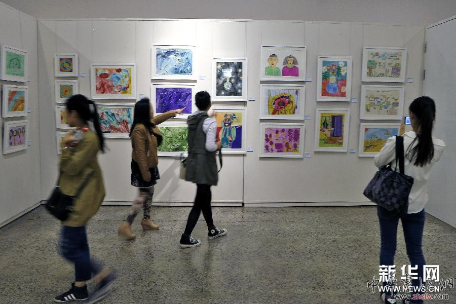 （文化）（1）2014“爱在蓝天下”全国孤独症儿童绘画作品展在京开幕