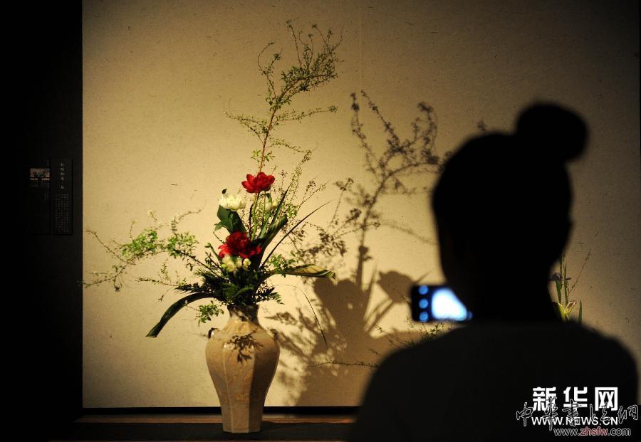 （文化）（1）《在此——中国生活艺术之国家大剧院展》开幕