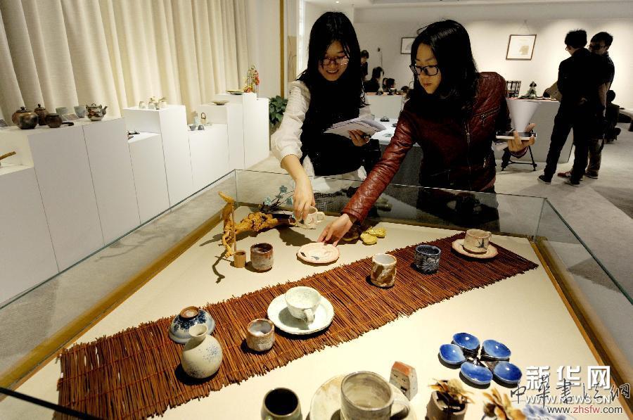 （晚报）（1）茶陶精品亮相河南陶瓷馆