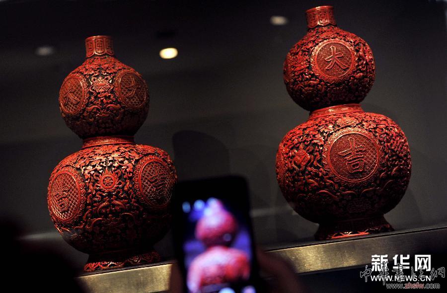 （国际）（1）中国艺术珍品展在巴黎举行