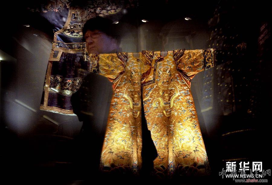 （国际）（6）中国艺术珍品展在巴黎举行