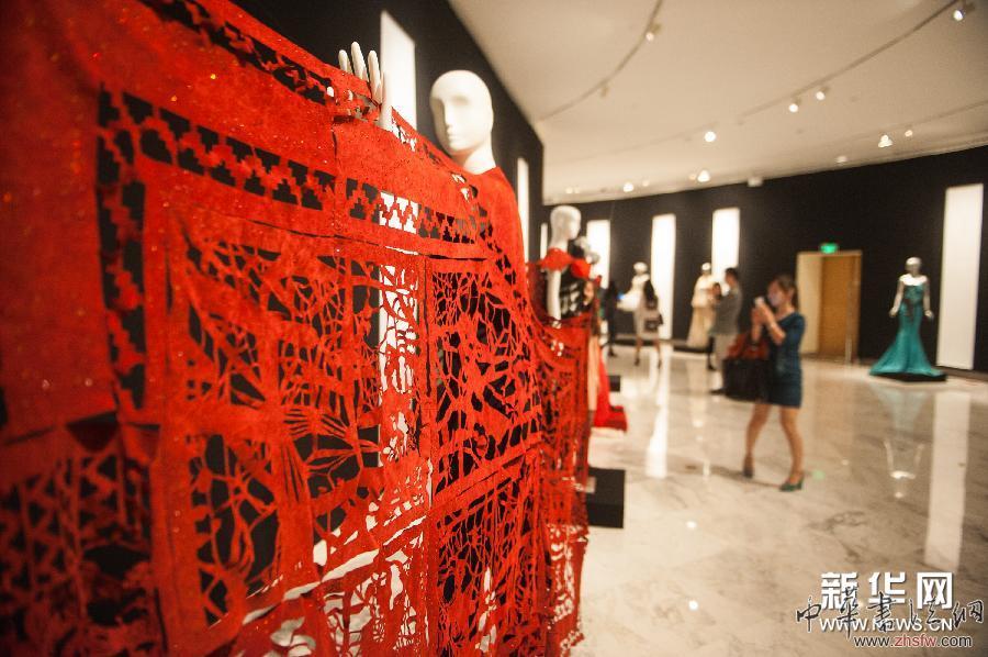 （文化）（1）《时代映像—中国时装艺术展》拉开巡展帷幕