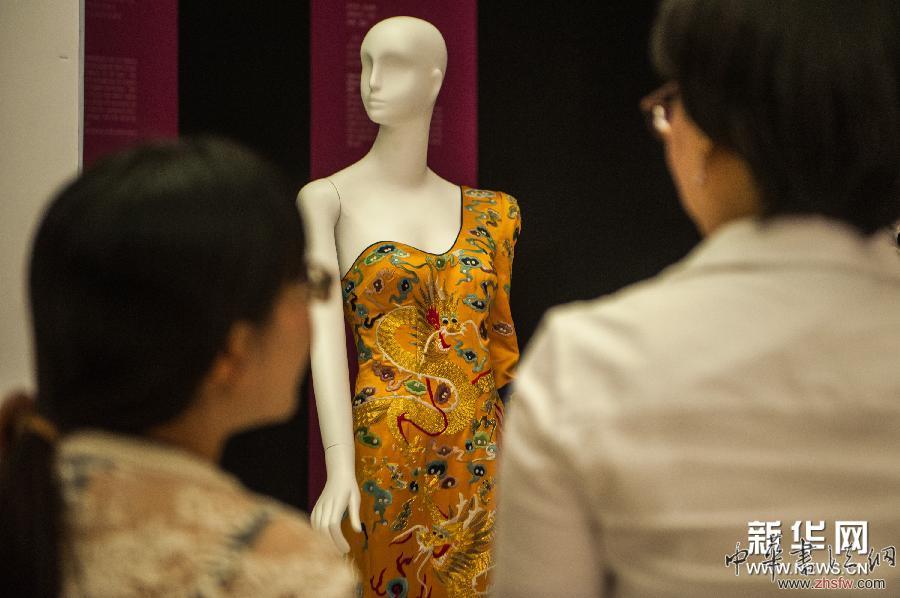 （文化）（7）《时代映像—中国时装艺术展》拉开巡展帷幕