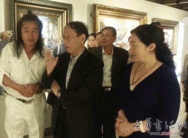 曹勇国际艺术馆在信阳开馆