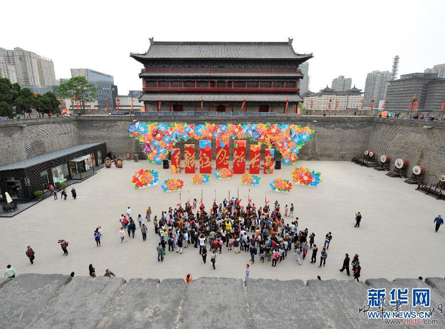 （社会）（1）西安城墙南门箭楼复建完毕正式对游客开放