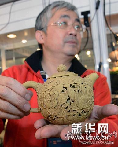 （新华网）（2）陶品走俏贵州“台博会”