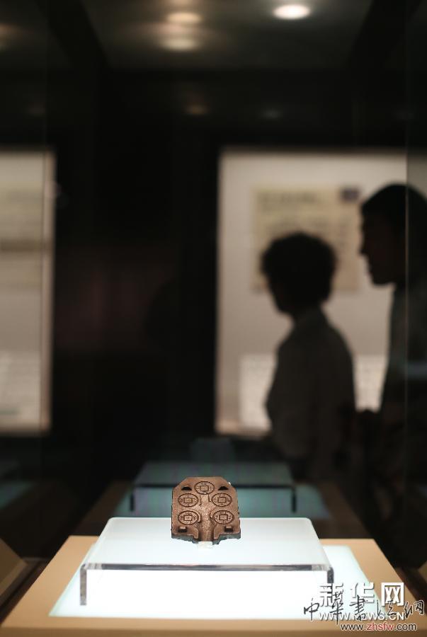 （晚报）（1）中国古代货币展：用钱币诉说古今