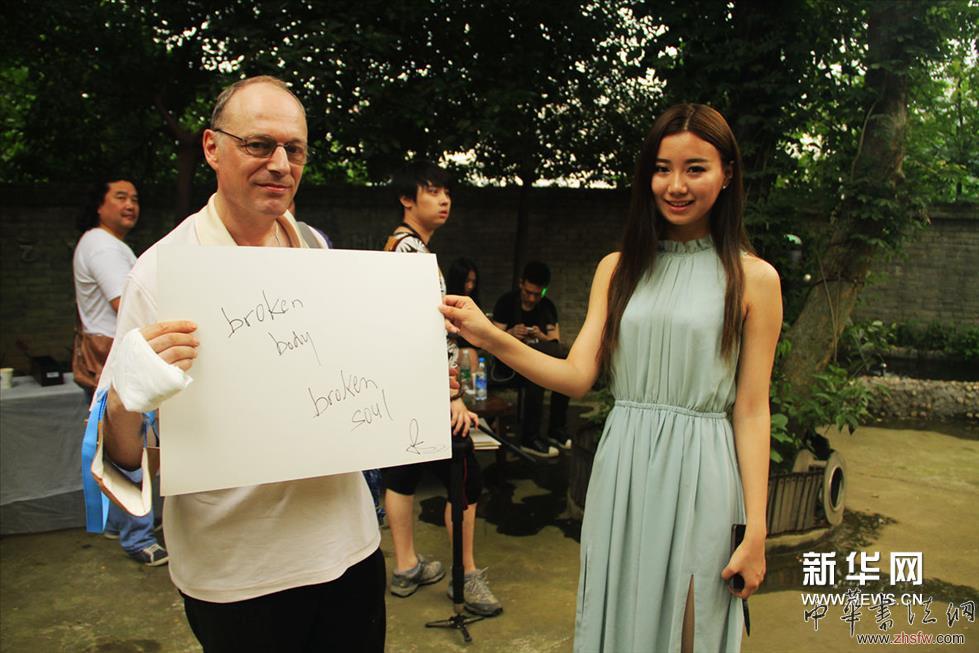     本次“灵魂之躯——艺术家的寻魂之旅”是一次艺术家通过各自的作品“求真”的状态。正如药艺术馆馆长黄药所思考的，本次“灵魂之躯--艺术家的寻魂之旅”的艺术家都是以自身的特殊人生经历和自我思考方式及对艺术探索与求真的率性，长期坚持挖掘内心深处的真实本我，以自身的内心体验和感受我行我素的独立前行。这部分艺术家是艺术创造的源动力系统，只是今天的功利化的社会讨论得太少。这拨艺术家发起针对性很明确的“灵魂之躯——艺术家的寻魂之旅”，实际上更多的触碰中国社会无法解开的精神系统“硬伤”，实际上是一次突破之举。他们只是凭借一身之躯体，通过艺术的方式来唤醒艺术界新的行动力量，最终转化成为觉醒的力量。