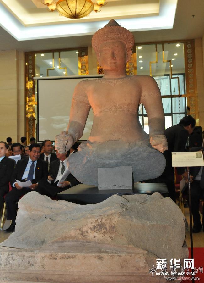 （国际）（1）柬埔寨举行仪式欢迎被掠夺石像文物回归