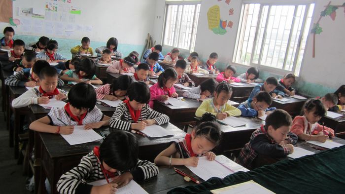 嵊州市二年级学生参加规范汉字硬笔书法比赛