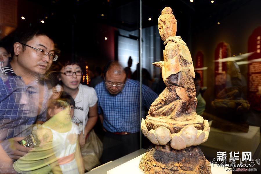 （XHDW）（2）山东举办“盛世佛光——汶上宝相寺塔地宫出土佛教文物展”