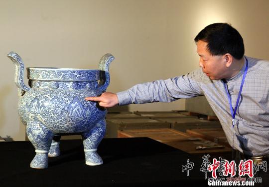 永乐青花三足炉亮相景德镇皇家御用瓷器将首展长沙