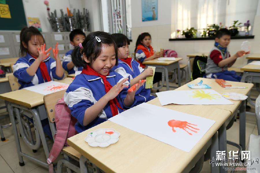 北京小学生艺术节上迎新年 图