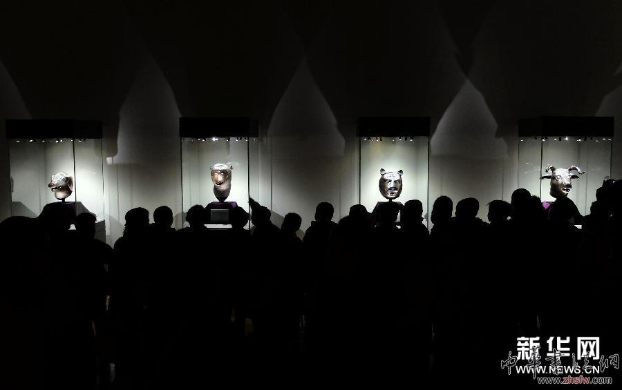 （晚报）（2）“圆明园特展”在济南受热捧
