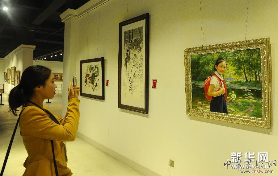 （文化）（3）朝鲜美术作品展在丹东开展