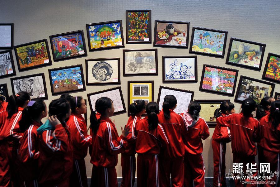 （晚报）（2）山西省中小学“我的中国梦”主题系列书画、手工制作大赛作品展开幕