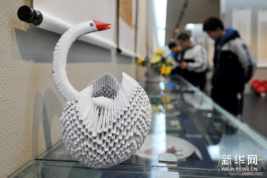 （晚报）（3）山西省中小学“我的中国梦”主题系列书画、手工制作大赛作品展开幕