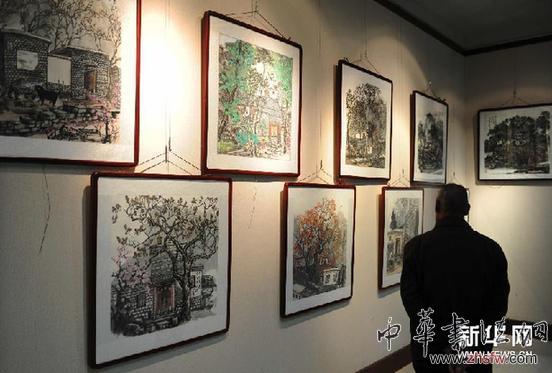 （晚报）（1）河北平山：农民画家办画展