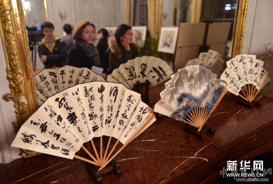 （XHDW）（3）《天下和谐——都本基书画艺术世界巡展》来到法国