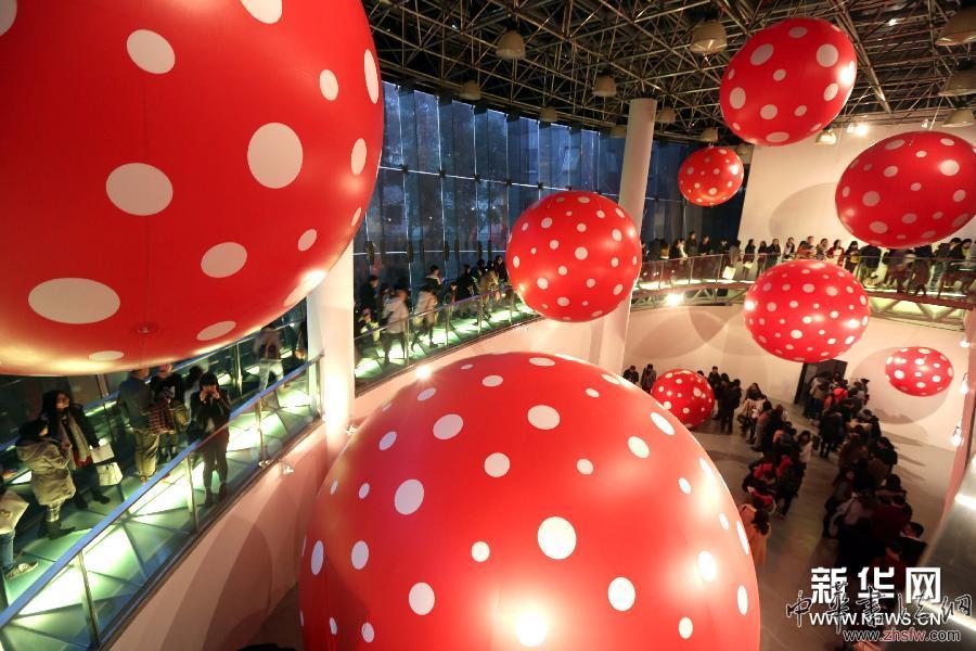 日本艺术家草间弥生个展上海开展 图