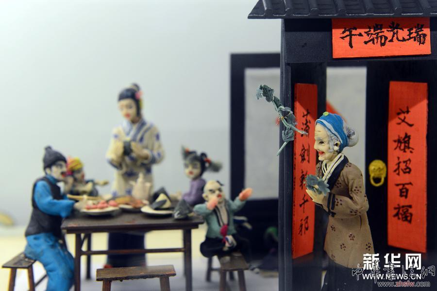 （晚报）（3）精美面塑展现节庆习俗