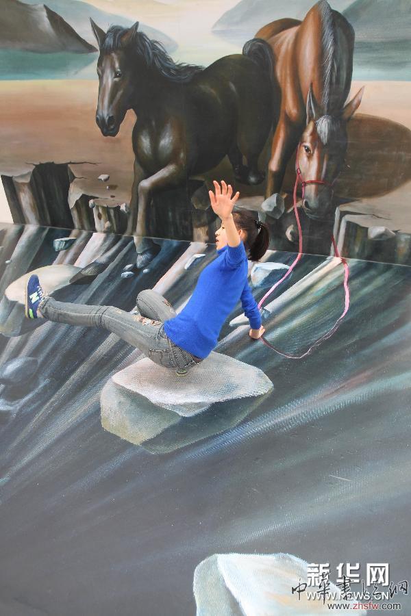 江苏南通举行3D骏马主题画展 图