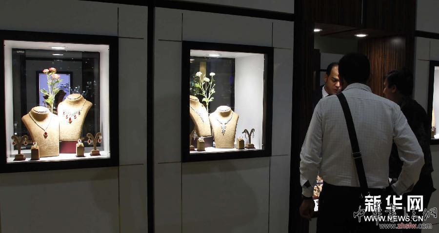 （晚报）（3）第22届阿布扎比国际珠宝和名表展举行