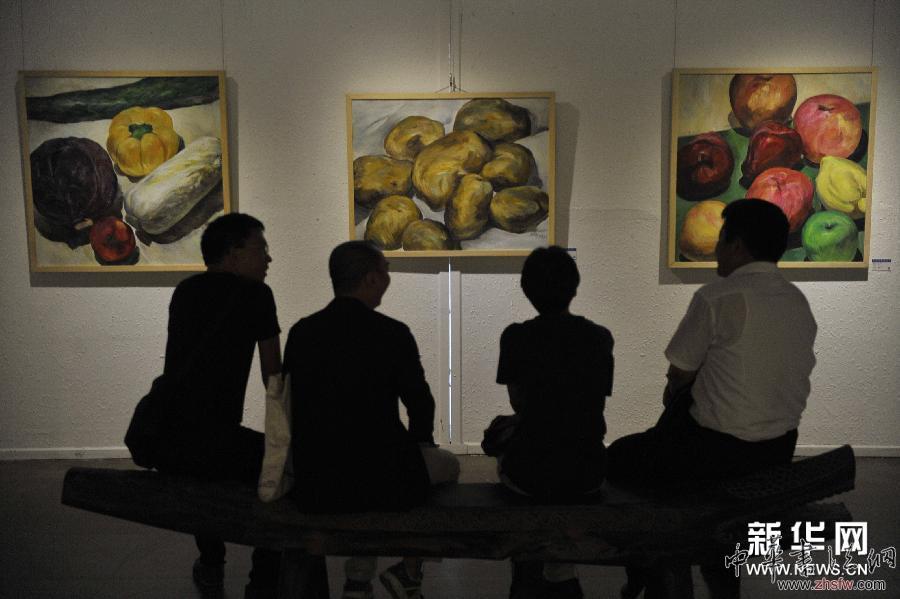 （晚报）（1）第一届后真实主义艺术展亮相燕郊