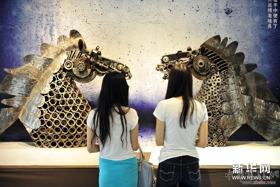 杭州举办废旧零件环保雕塑展 图