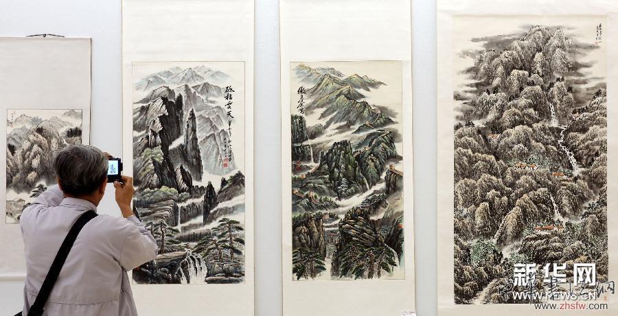 （新华网）（3）画笔丹青迎国庆