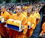 嵩山少林寺受赠首部完整《大藏经》 图