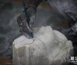 印度历史古城瓦拉纳西的石雕工坊 图