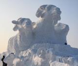 雪雕扮靓迎新春