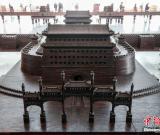 数十吨紫檀复建北京古城 再现九大城门原貌