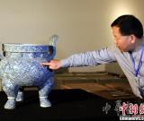 永乐青花三足炉亮相 景德镇皇家御用瓷器将首展长沙