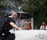 南京举办“灵魂之躯”艺术展 图